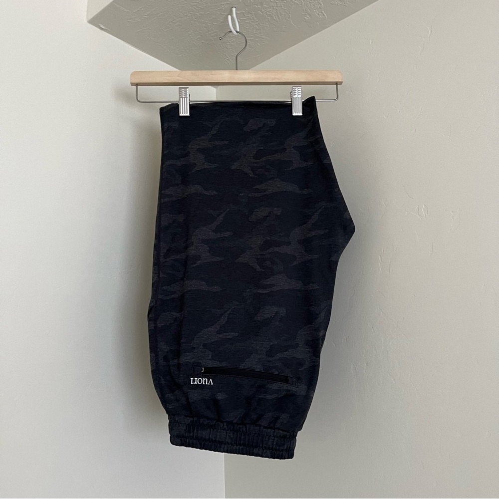 Vuori Sunday Performance Jogger in Black Camo